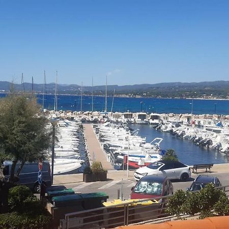 Petit coin de paradis au soleil près de la mer Saint-Cyr-sur-Mer Esterno foto